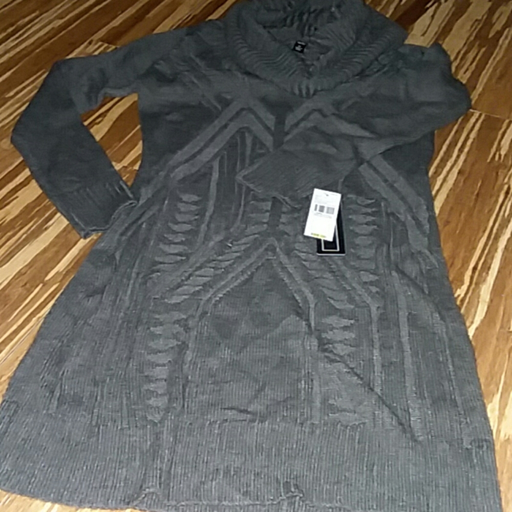 A. Byer NWT Cowl Neck Sweater Tunic size medium
